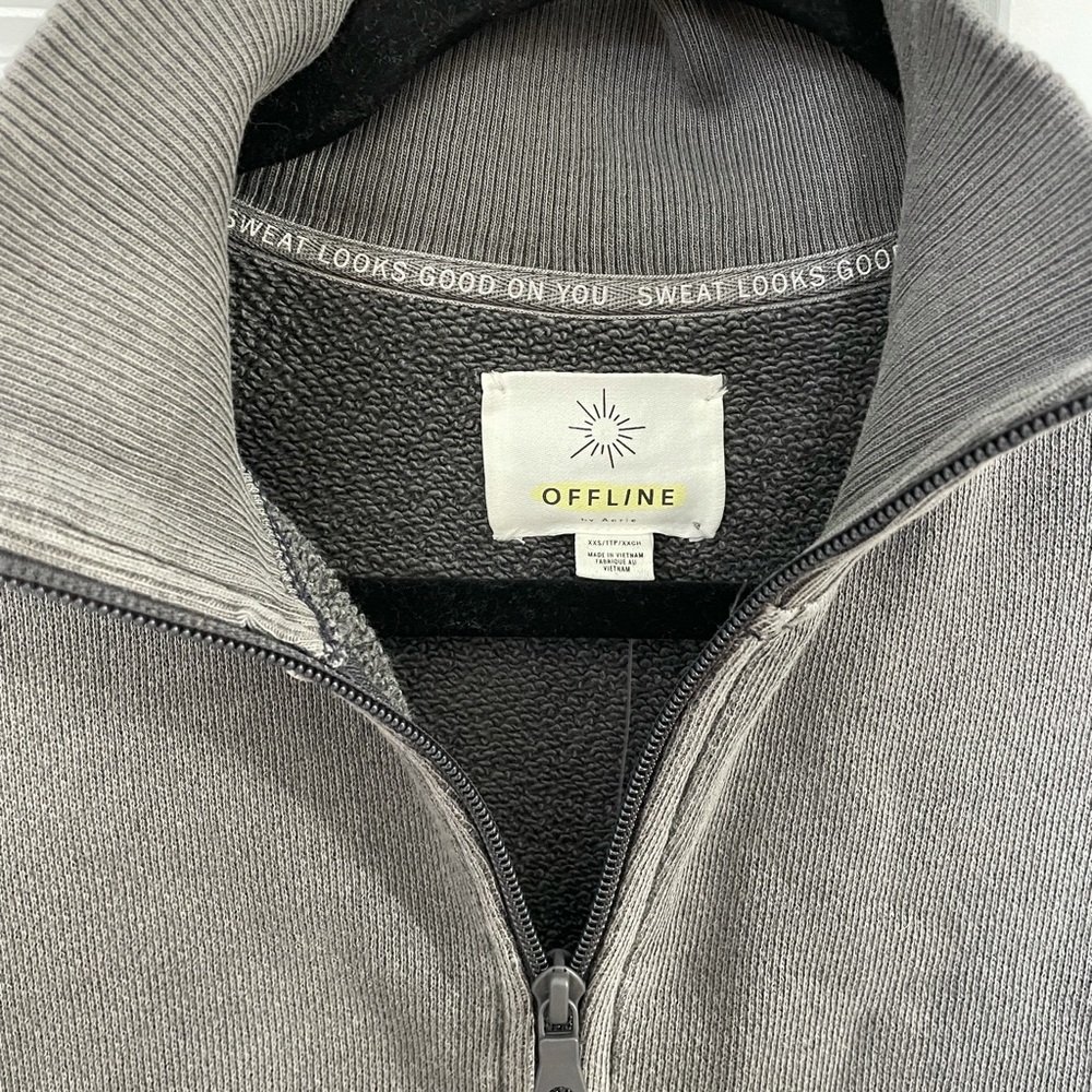 NWT Aerie Offline full zip mock neck sweatshirt. Size xxs